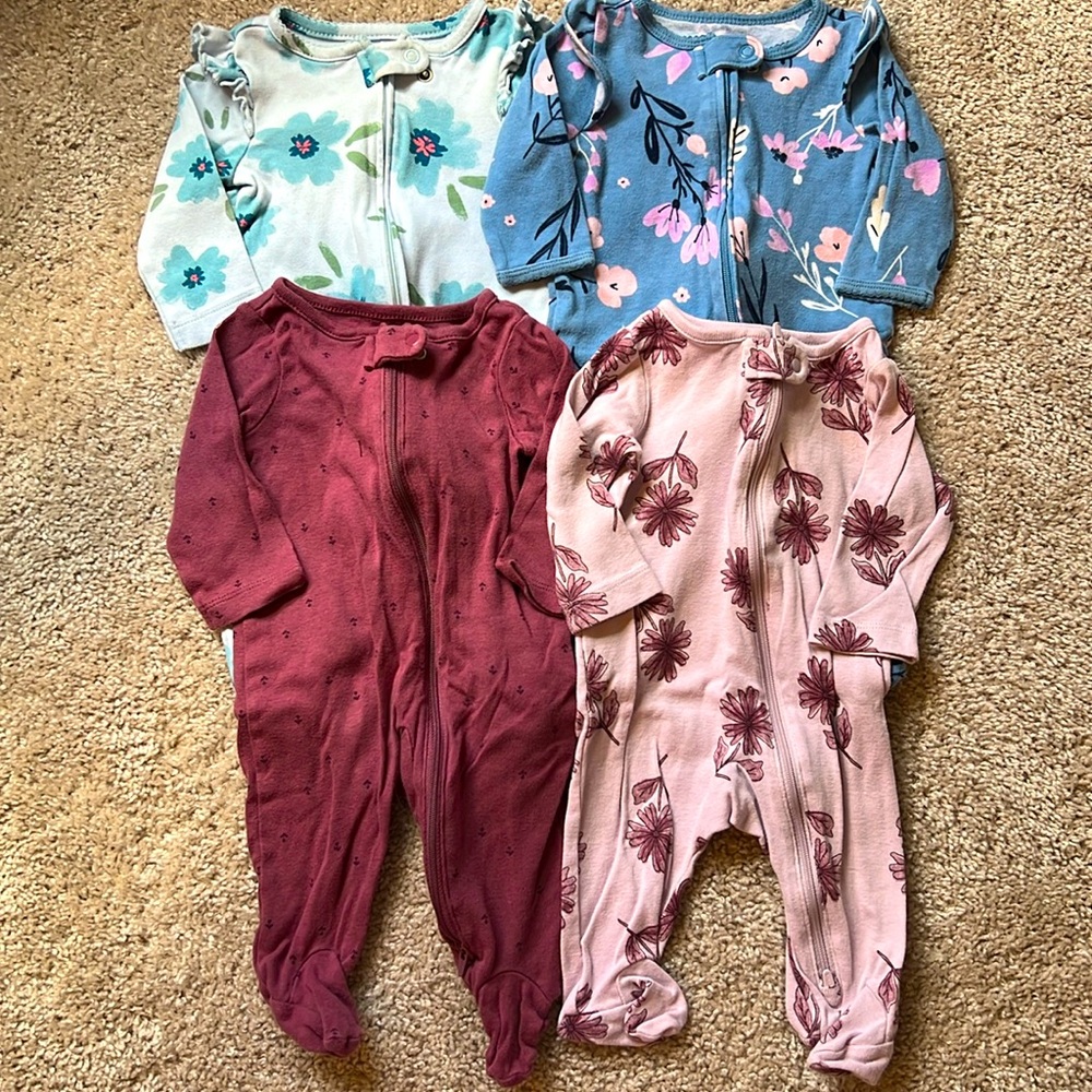Carter’s girls sleepers, set of 4, size 3 months